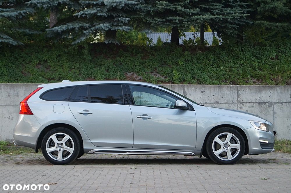 Volvo V60 D4 Geartronic Summum - 11