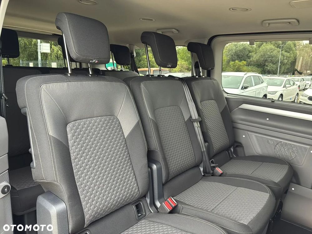 Volkswagen Caravelle - 16