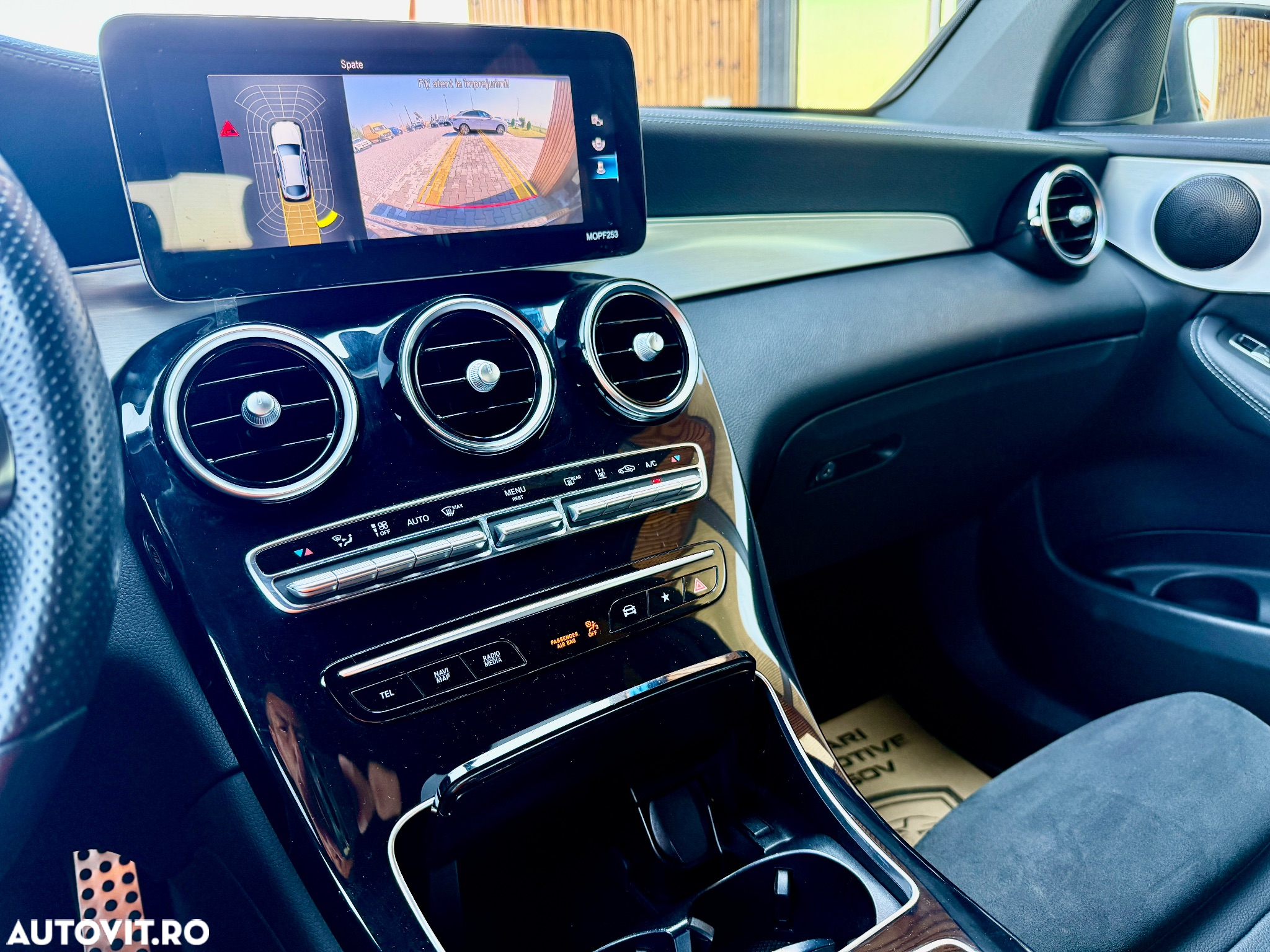 Mercedes-Benz GLC Coupe 300 e 4Matic 9G-TRONIC AMG Line - 19