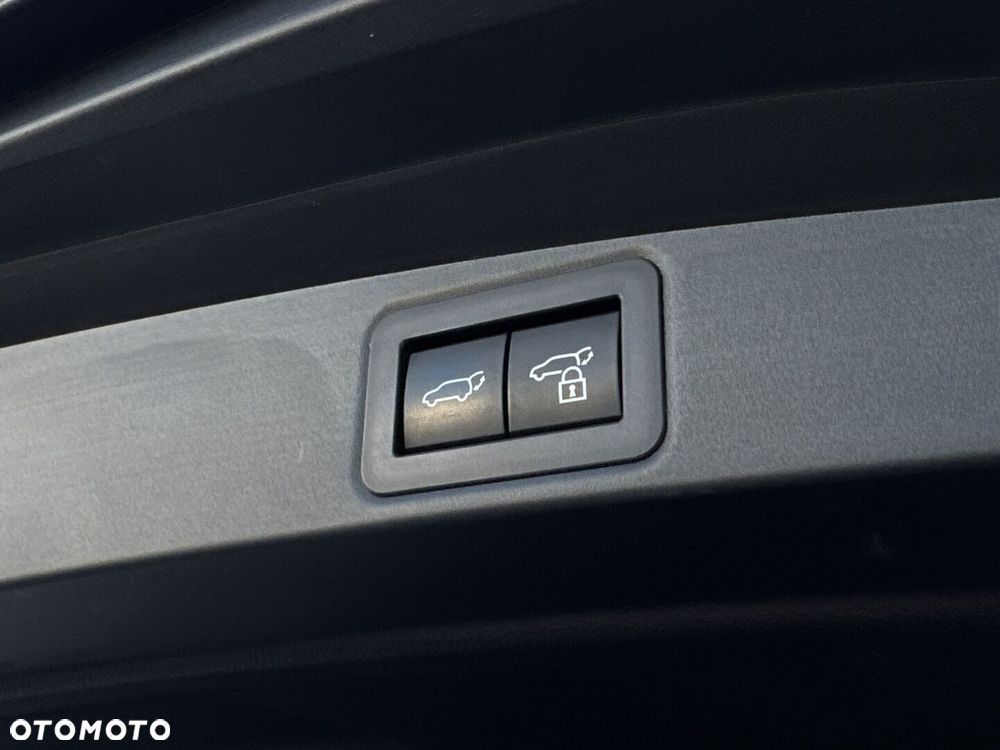 Toyota Corolla 2.0 Hybrid Style - 32