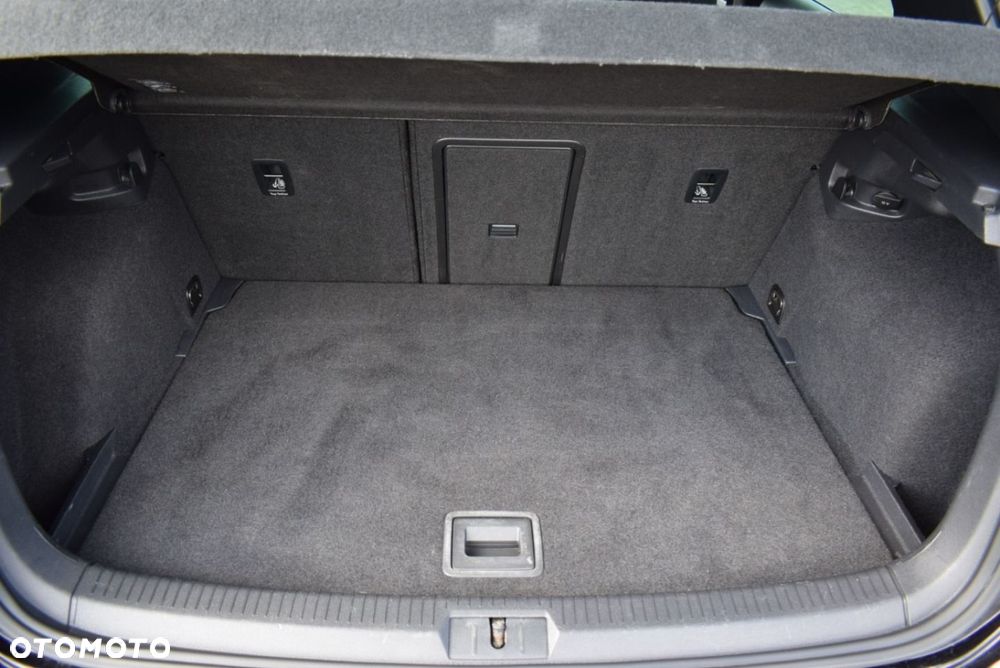 Volkswagen Golf - 14