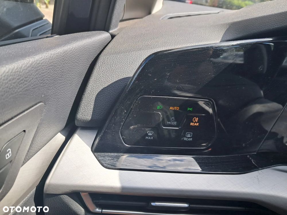 Volkswagen Golf 2.0 TDI Life - 10