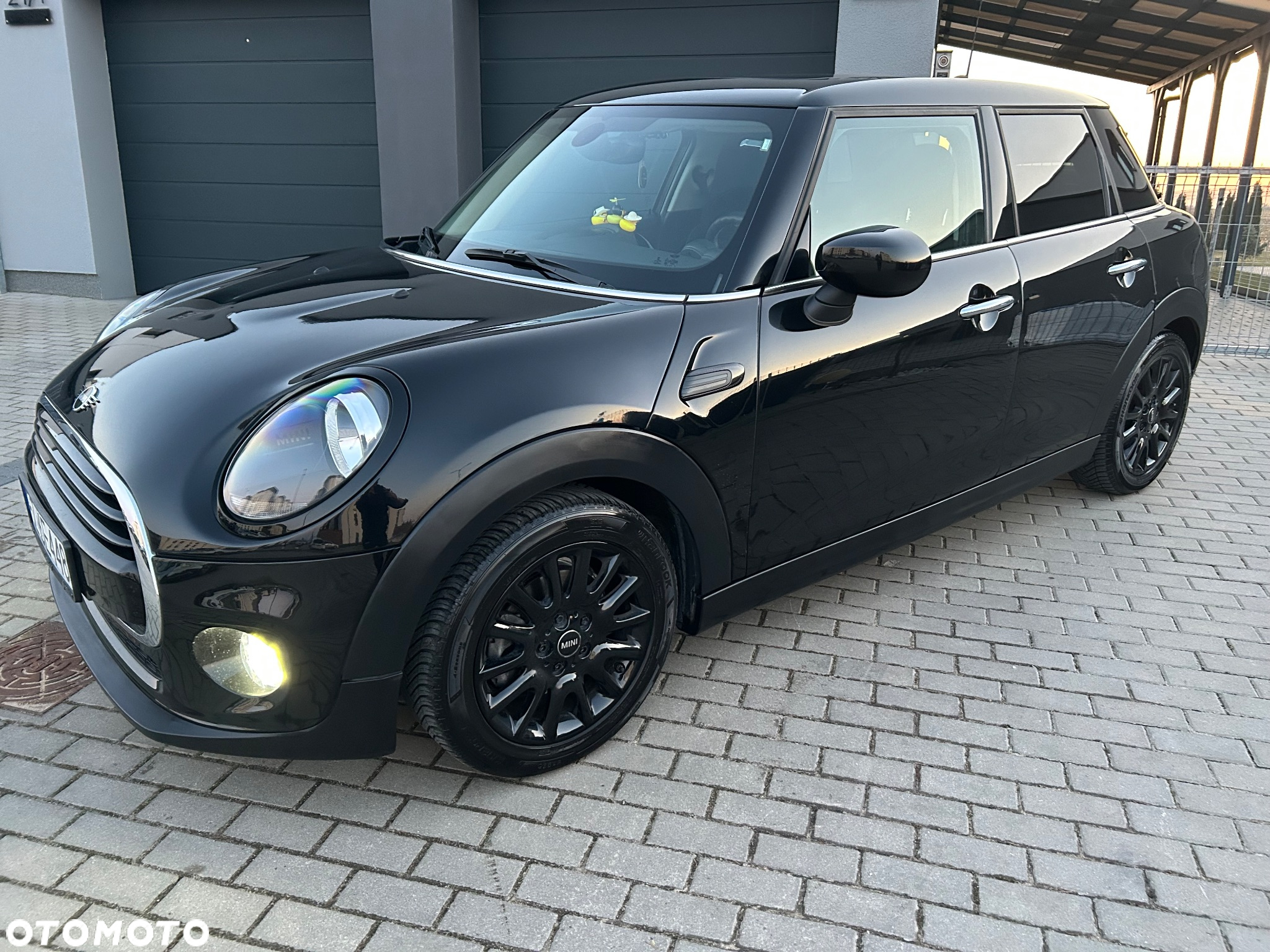 MINI Cooper Essential Trim - 6