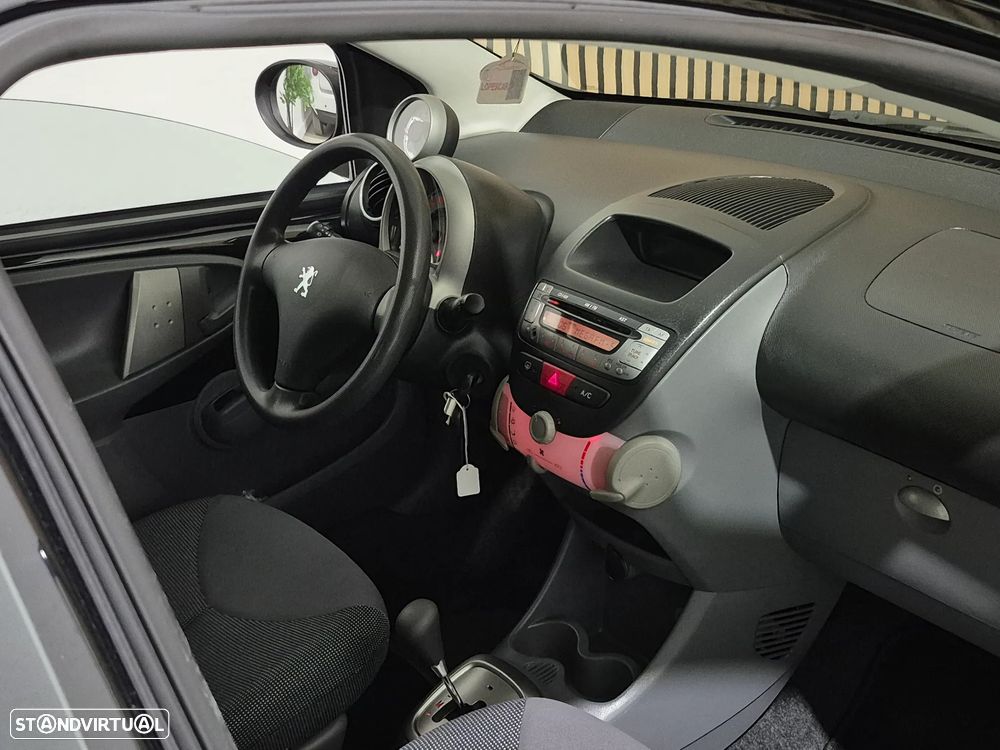 Peugeot 107 1.0 Trendy 2 Tronic - 12
