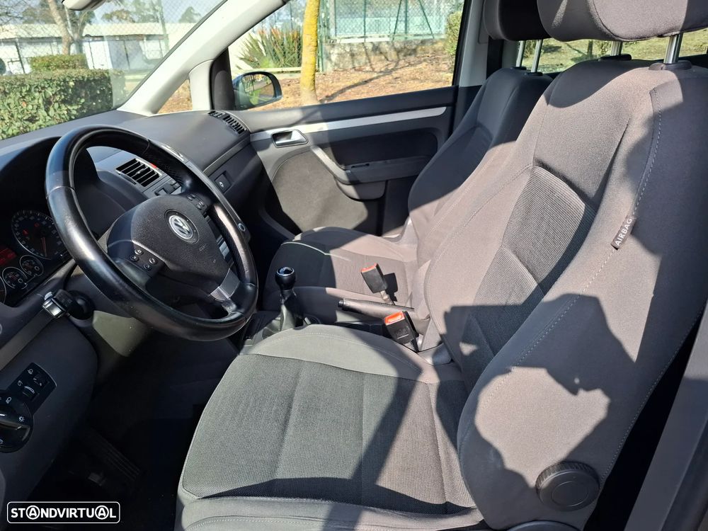 VW Touran 2.0 TDI Highline 7L - 5