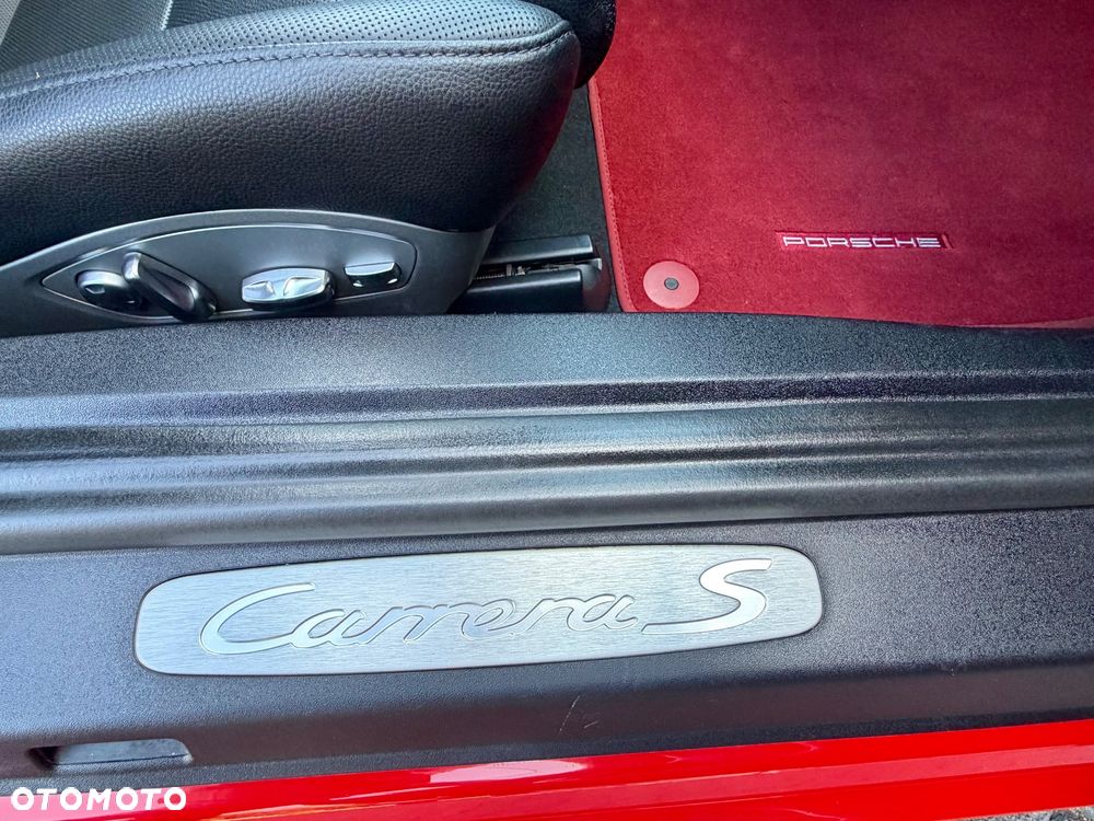 Porsche 911 Carrera S PDK - 18