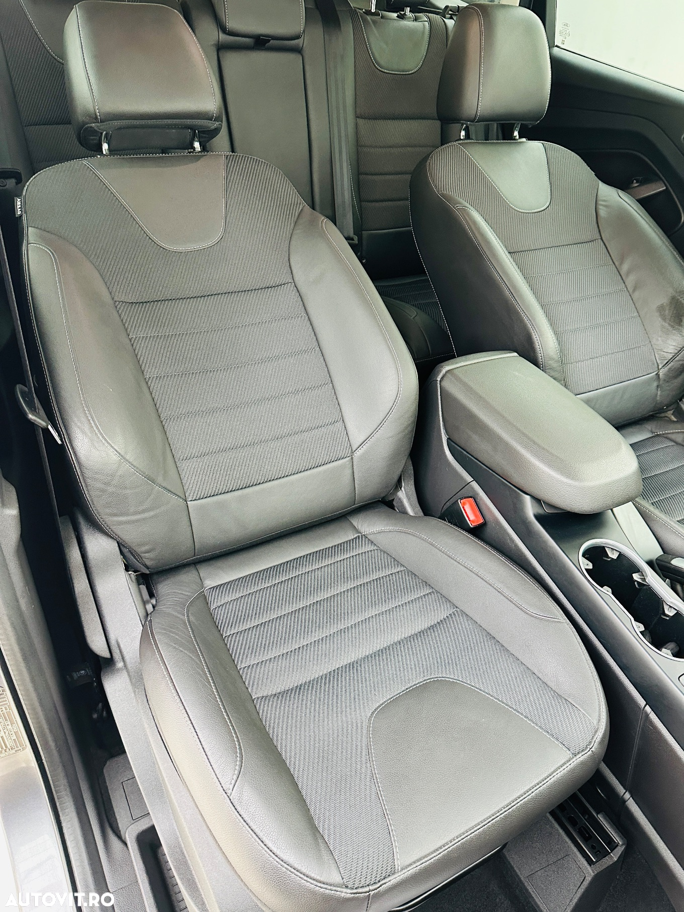 Ford Kuga - 24