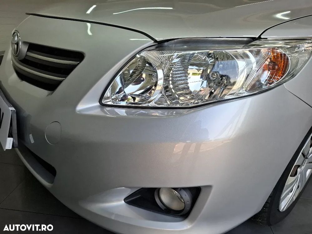 Toyota Corolla 1.4 Sdn. Luna - 10