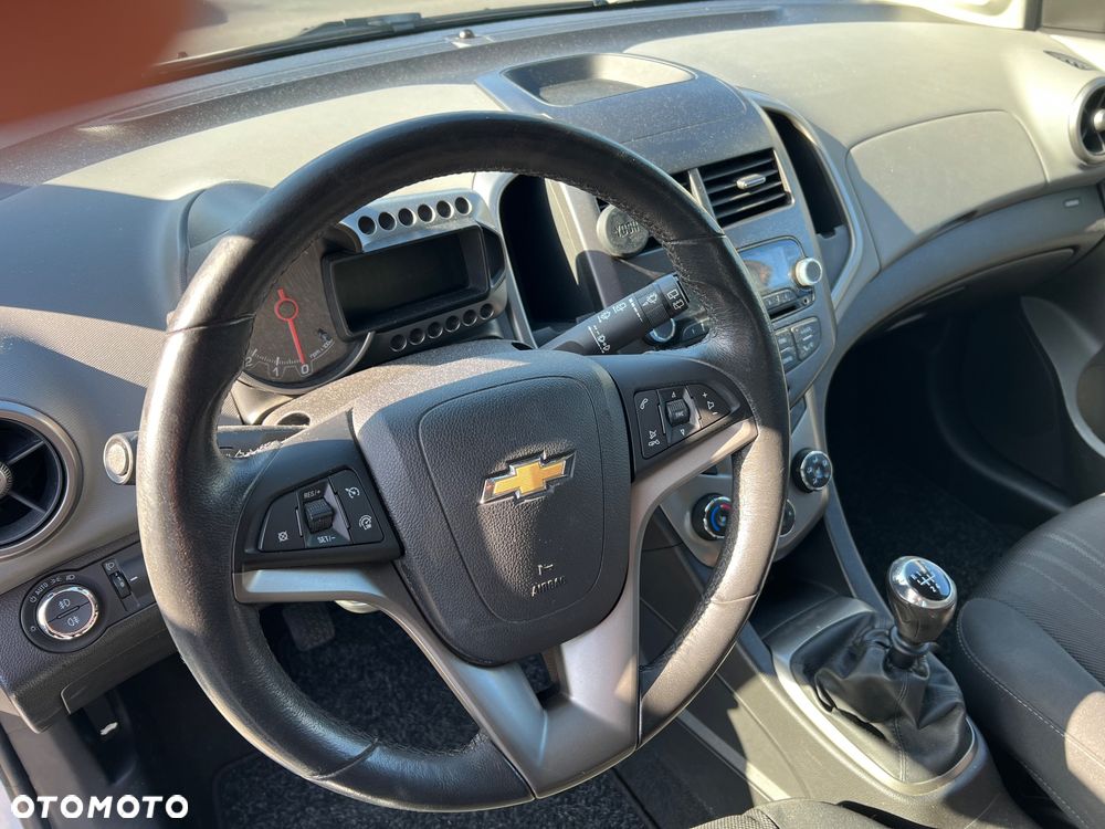 Chevrolet Aveo 1.6 LTZ - 16