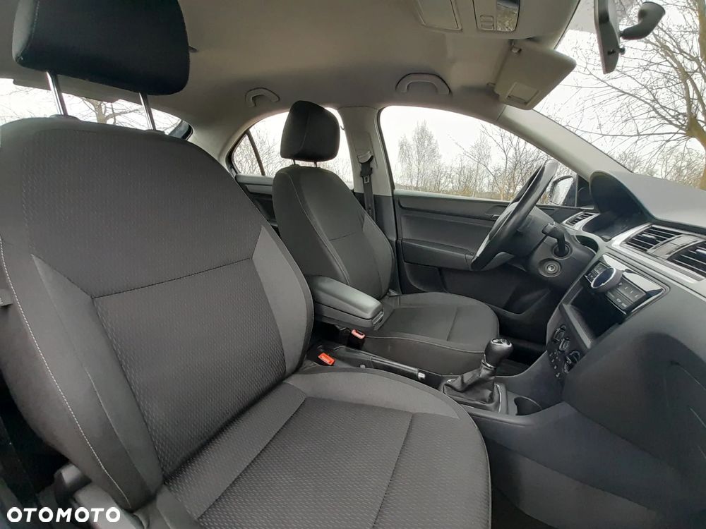 Skoda RAPID 1.2 TSI Ambition - 10