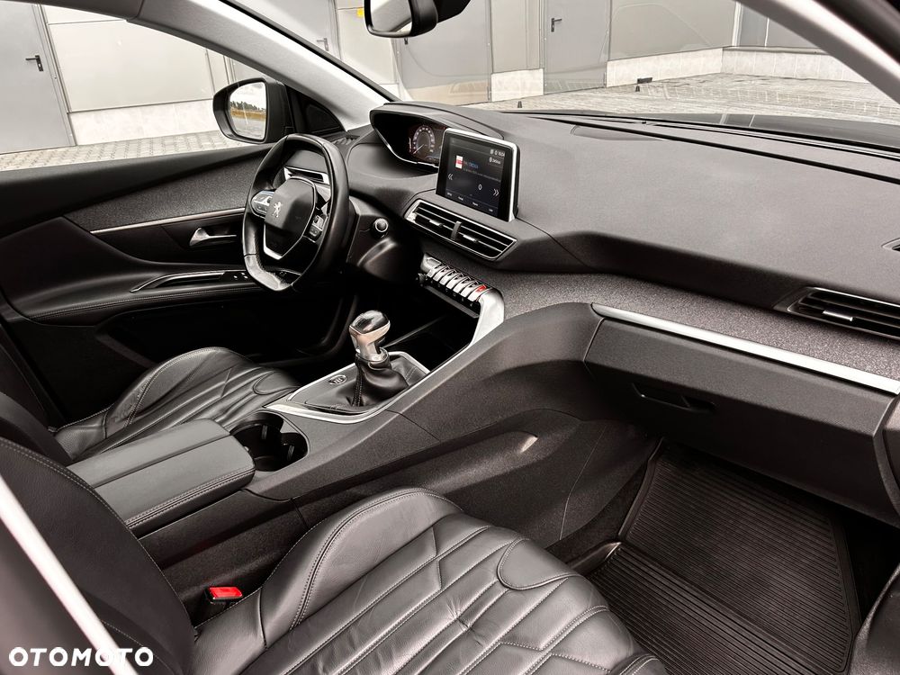 Peugeot 5008 1.5 BlueHDi Allure Pack S&S - 26