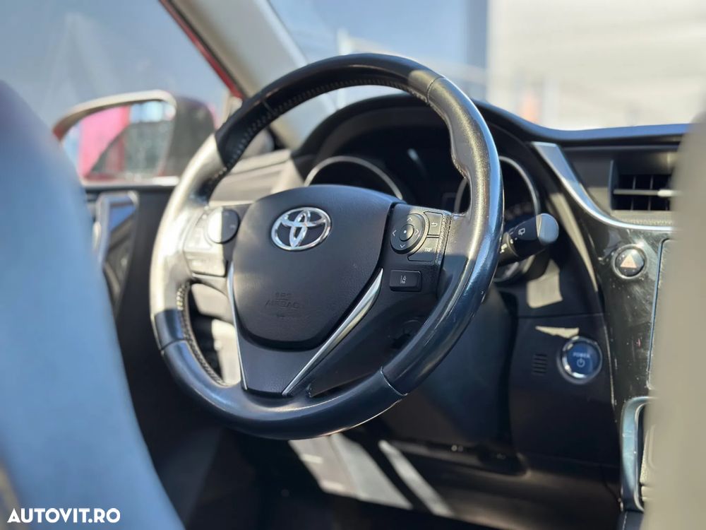 Toyota Auris 1.8 L VVT-i Sol+ - 17