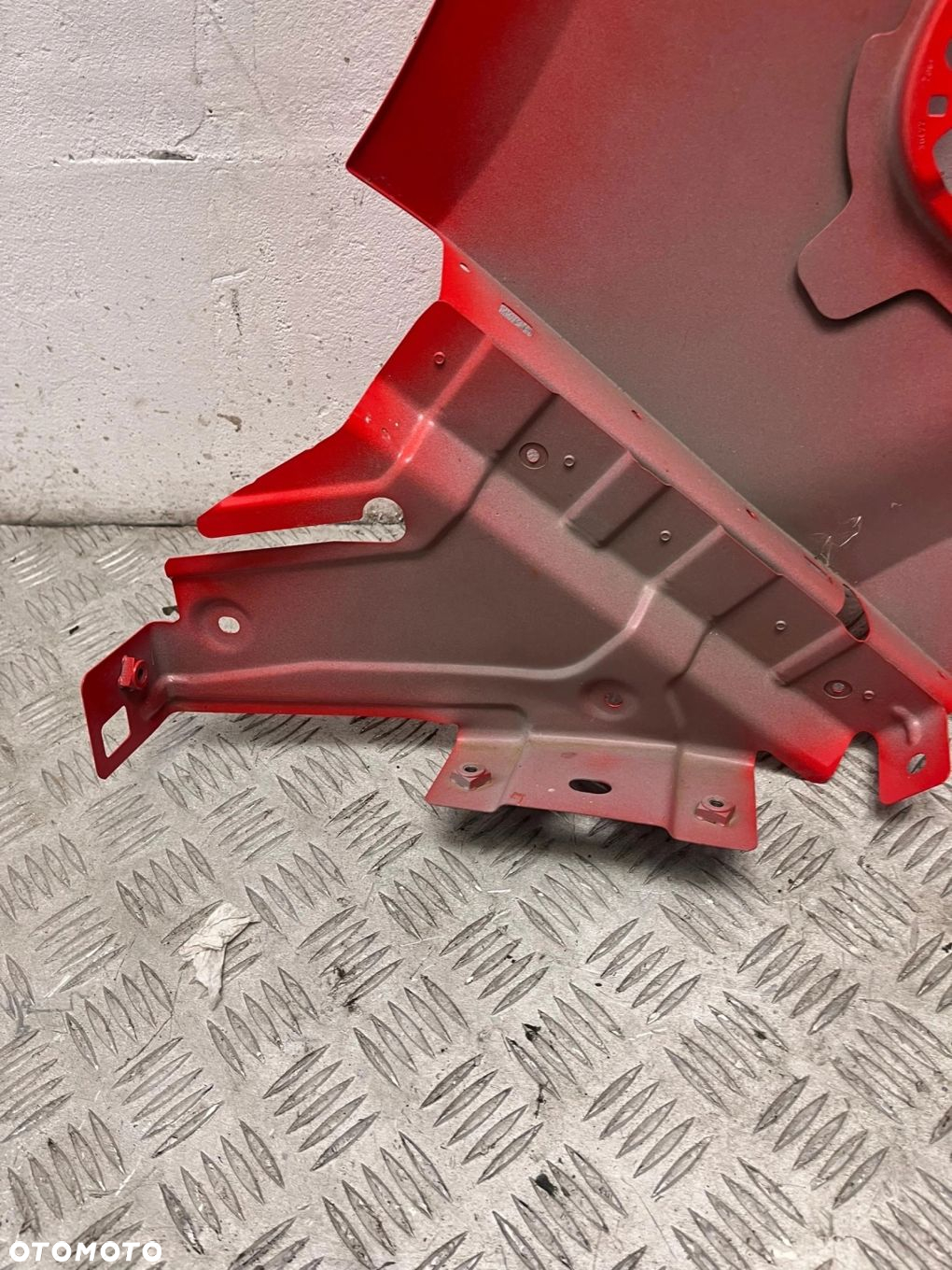BLOTNIK PRAWY PRZOD RENAULT MASTER IV 4 E-TECH 24- - 10