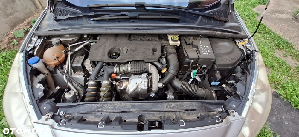 Peugeot 308 1.6 HDi Premium - 14