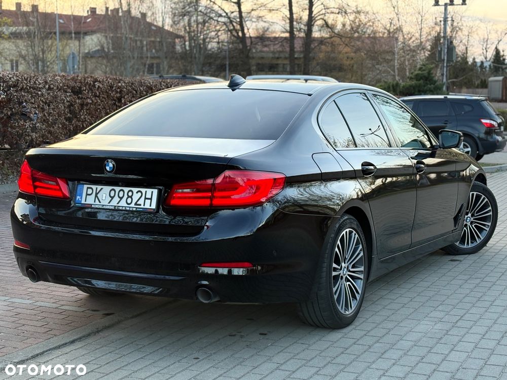 BMW Seria 5 520d Sport Line - 16