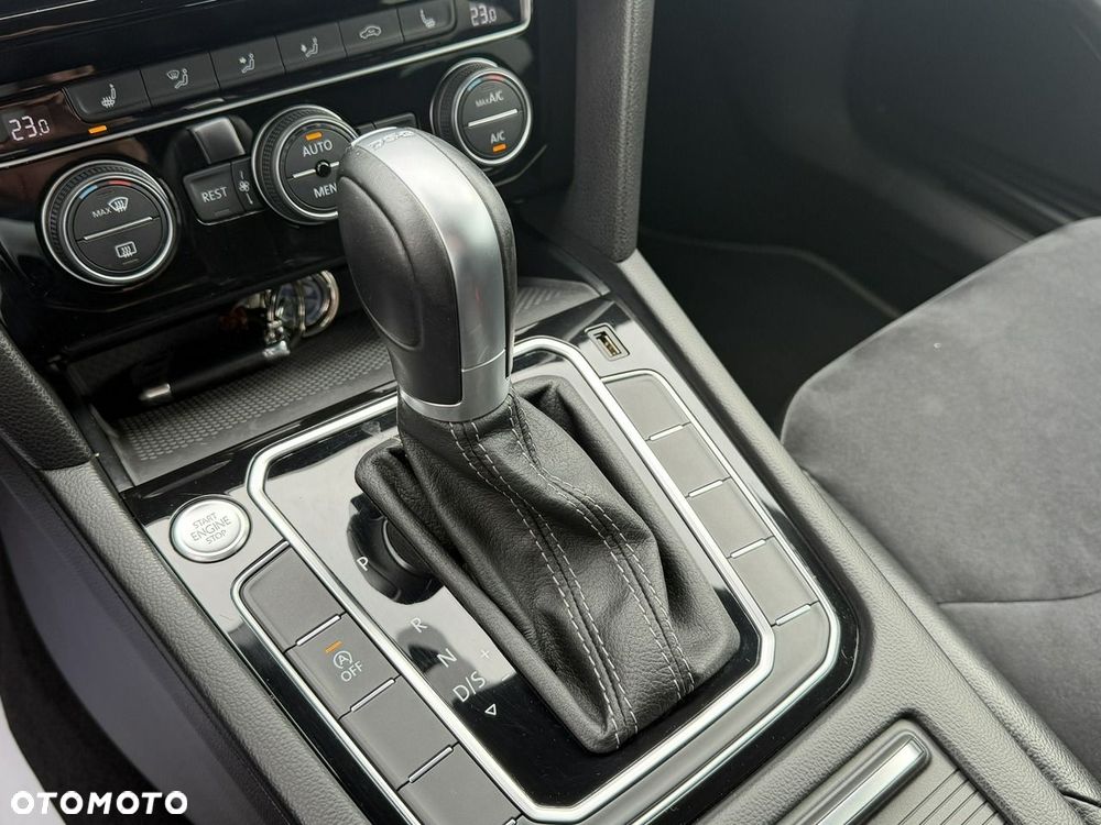 Volkswagen Arteon 2.0 TDI R-Line DSG - 33