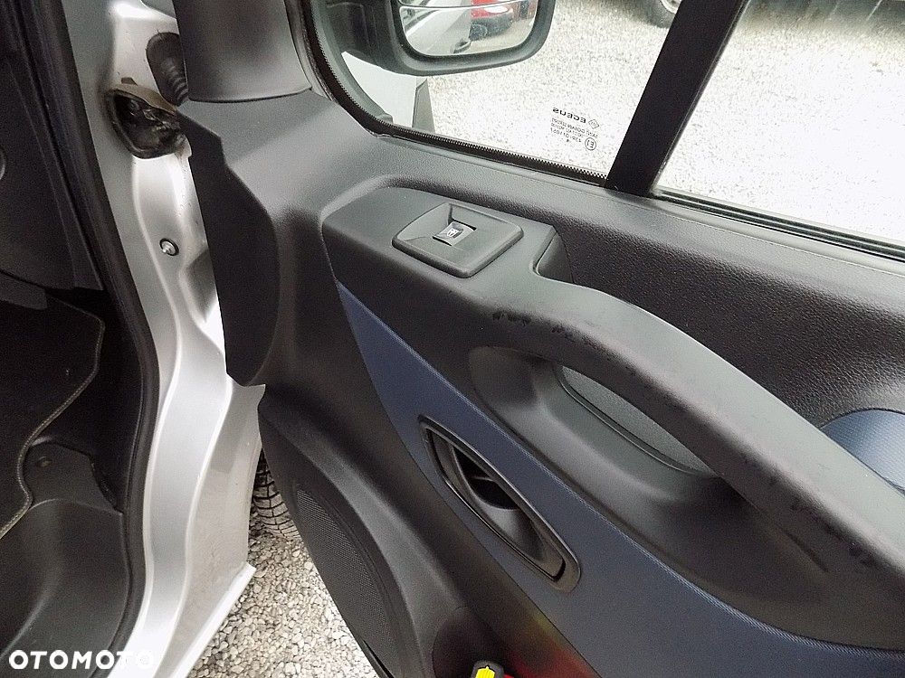 Opel Vivaro L2H1 2,9t Elegance Business - 17