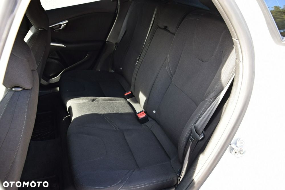 Volvo V40 - 32