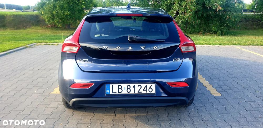 Volvo V40 D2 Momentum - 9
