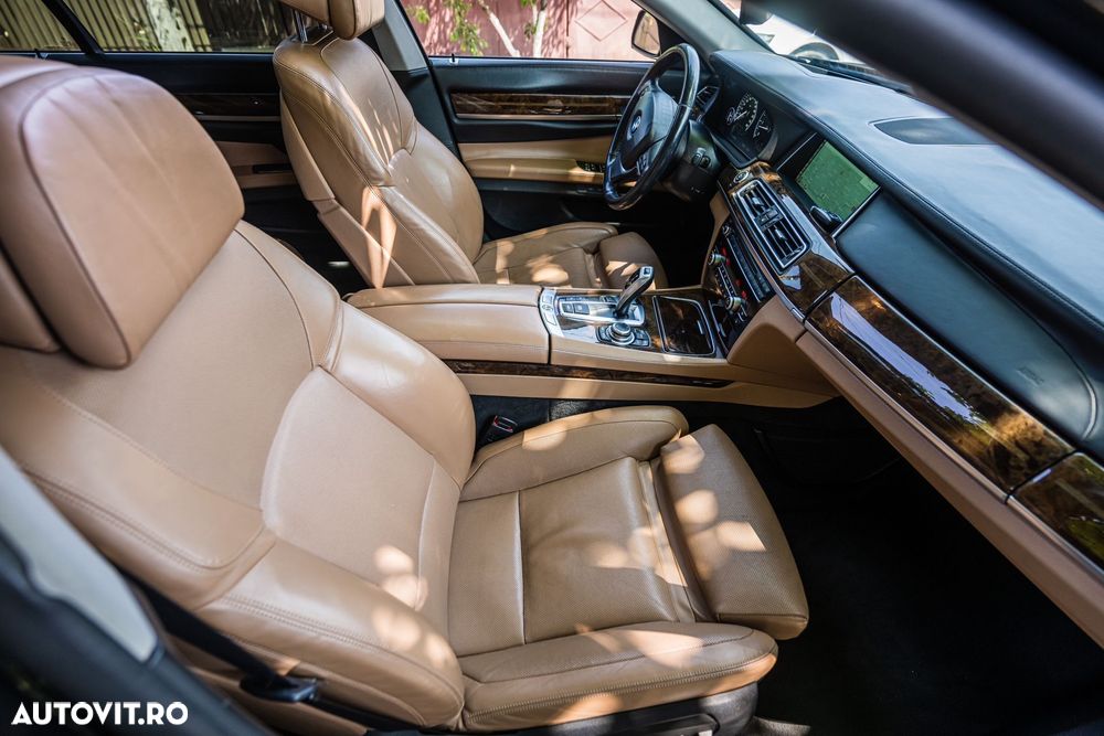 BMW Seria 7 740d Edition Exclusive - 13