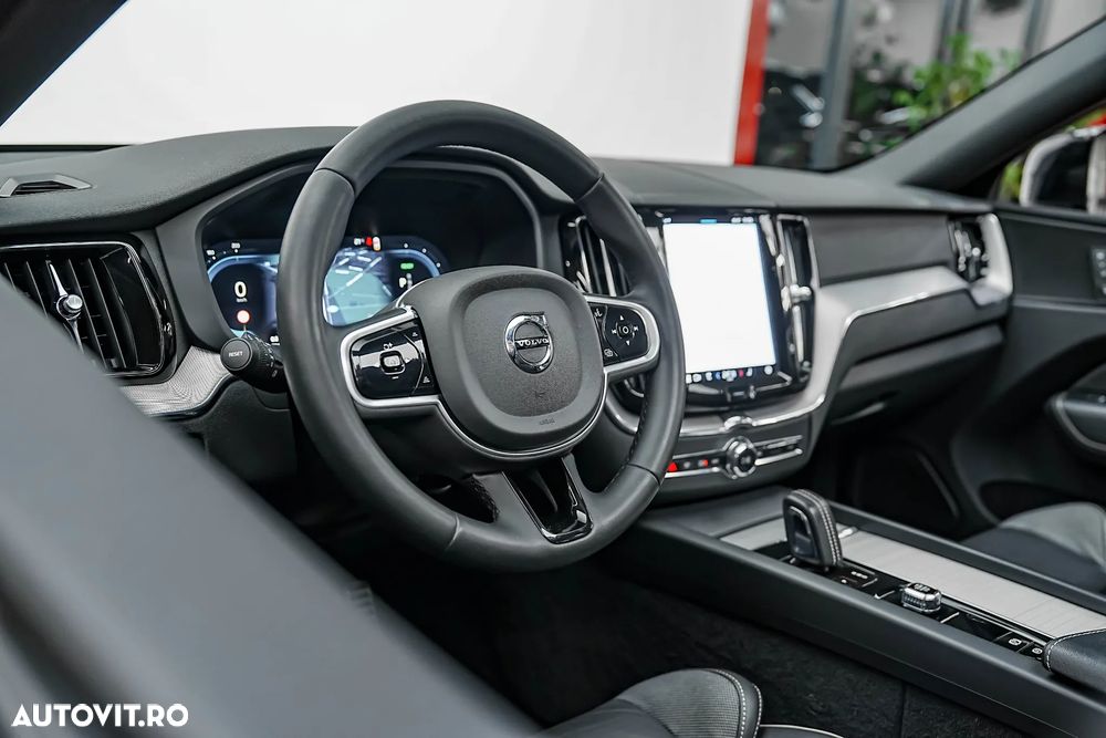 Volvo XC 60 Recharge T6 Twin Engine eAWD R-Design Expression - 16