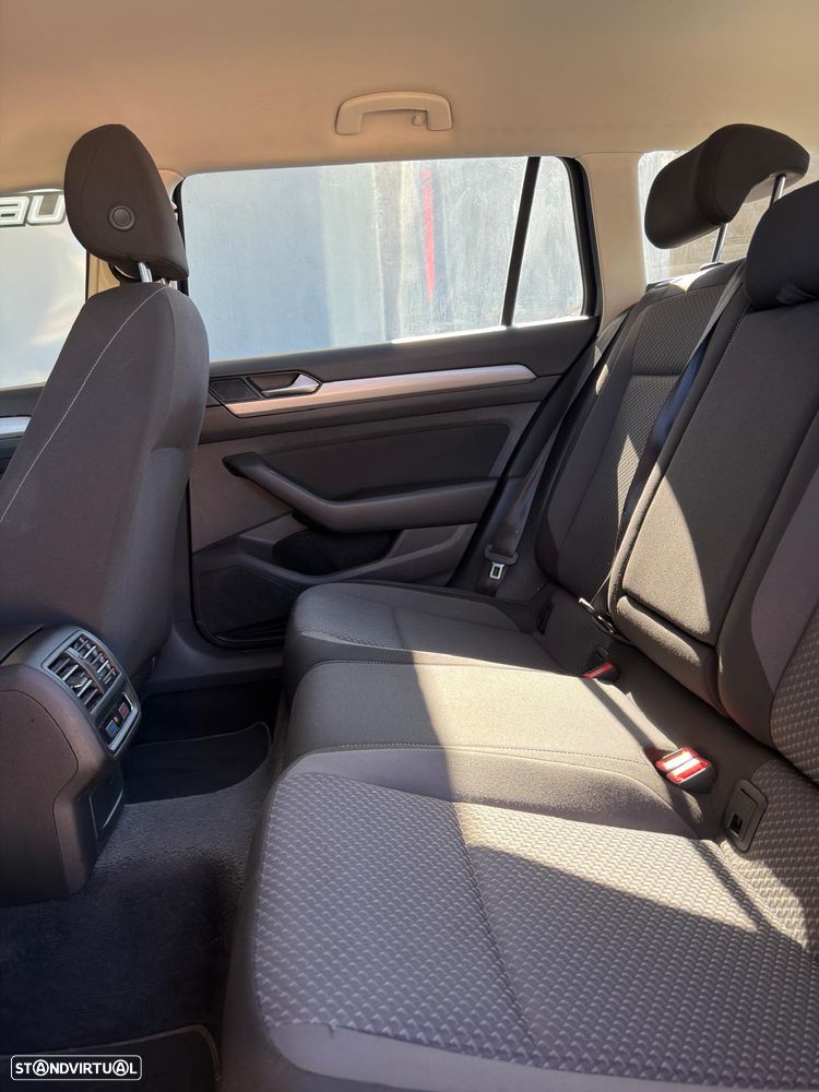 VW Passat Variant - 10