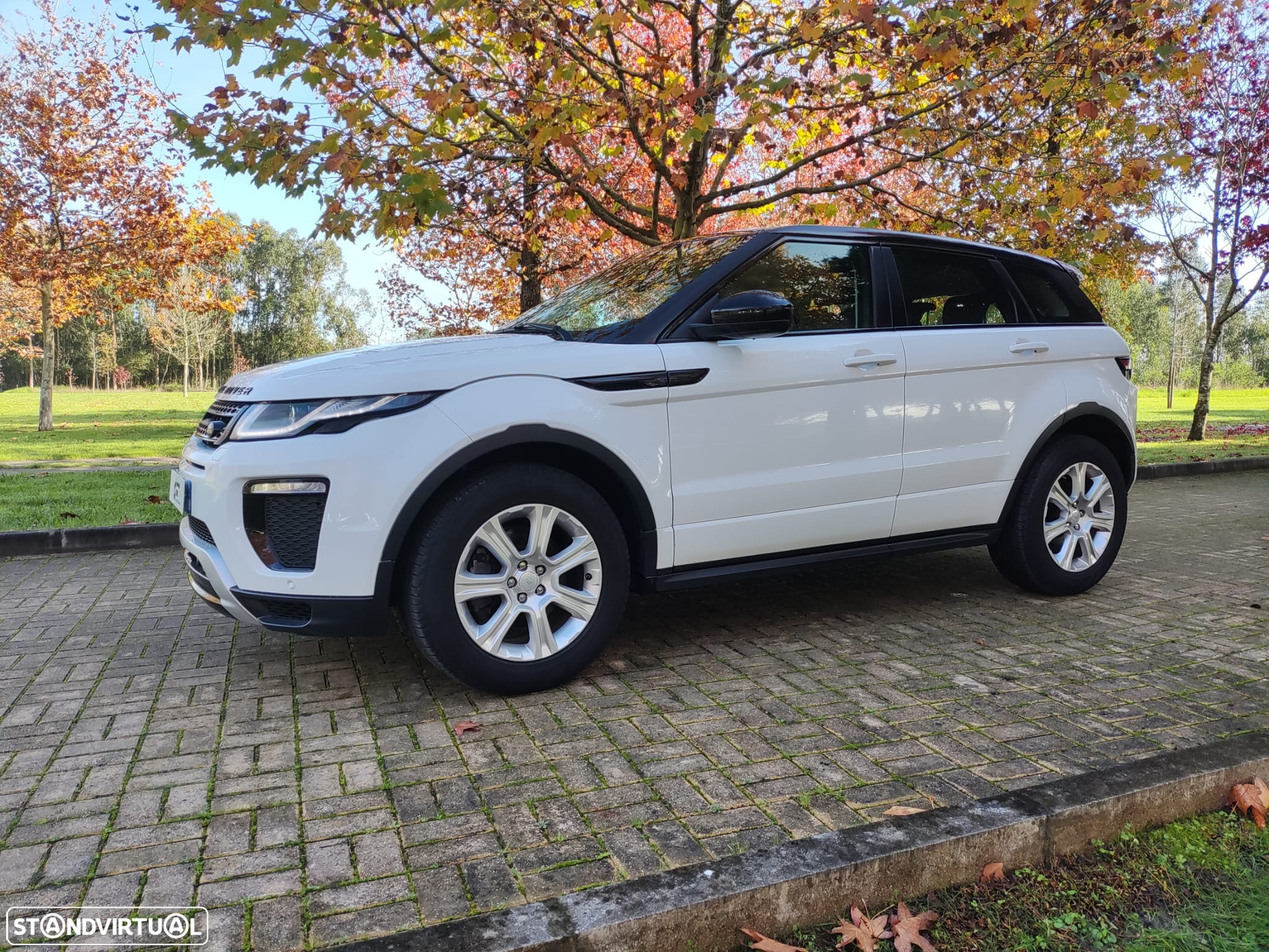 Land Rover Range Rover Evoque 2.0 TD4 SE Dynamic Auto - 3