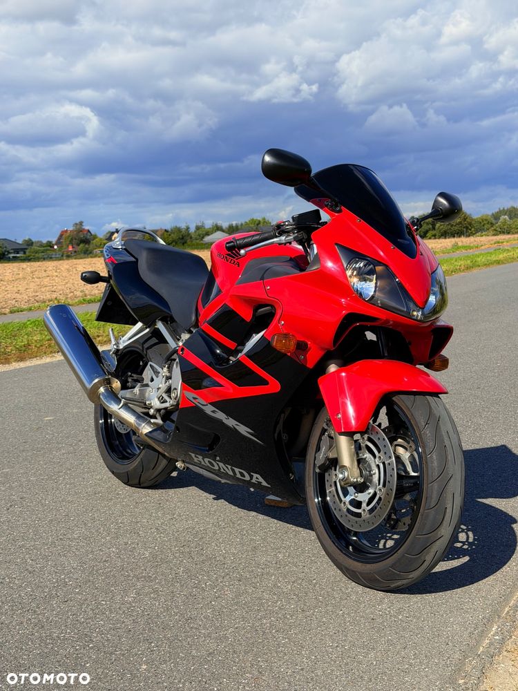 Honda CBR - 16