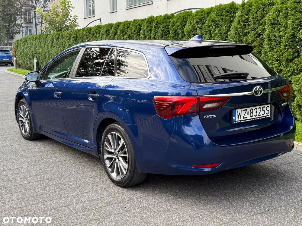 Toyota Avensis 2.0 D-4D Premium - 3