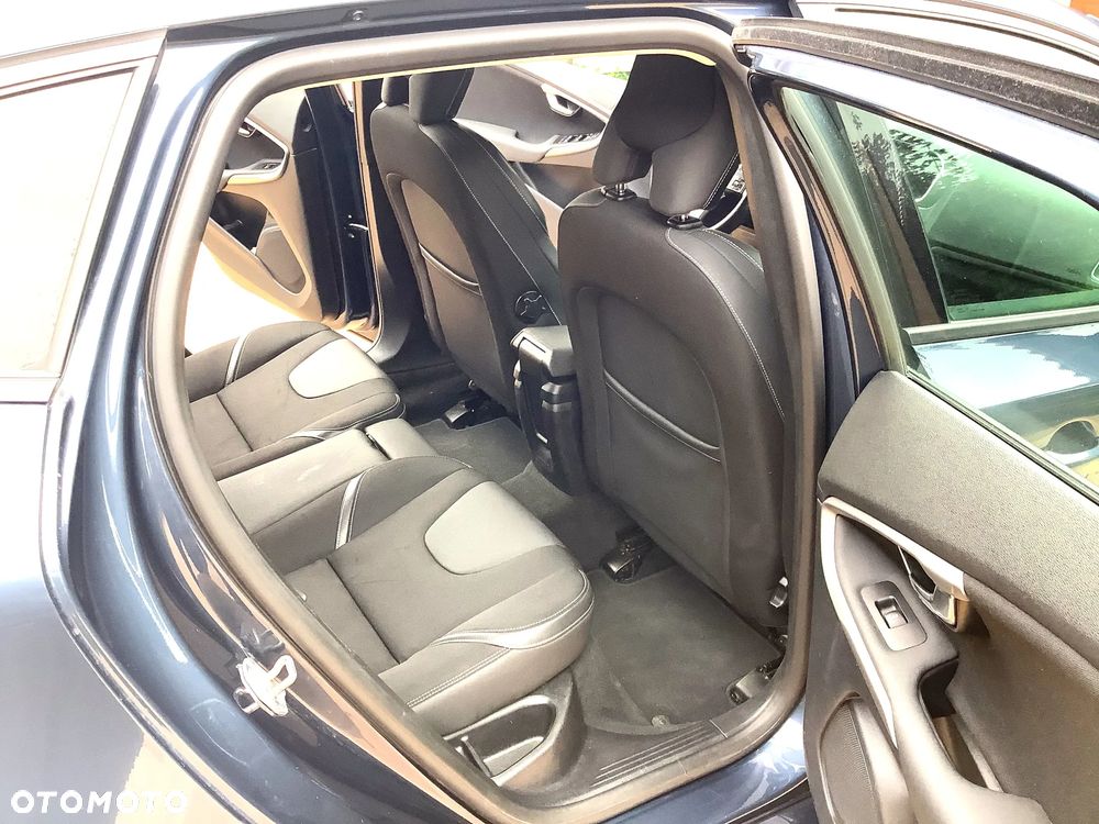 Volvo V40 D2 Drive-E SCR R-Design Momentum - 9