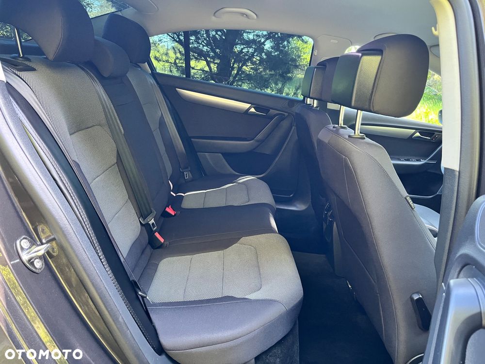 Volkswagen Passat - 24