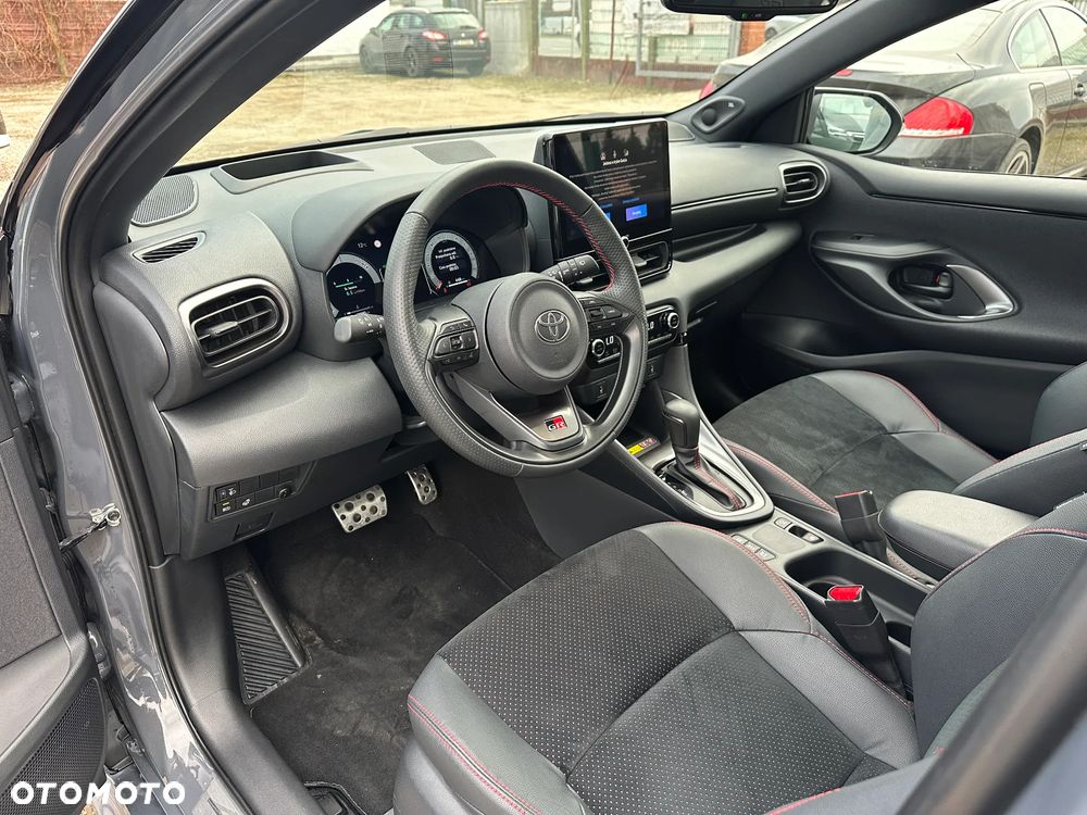 Toyota Yaris Hybrid 1.5 GR Sport - 14