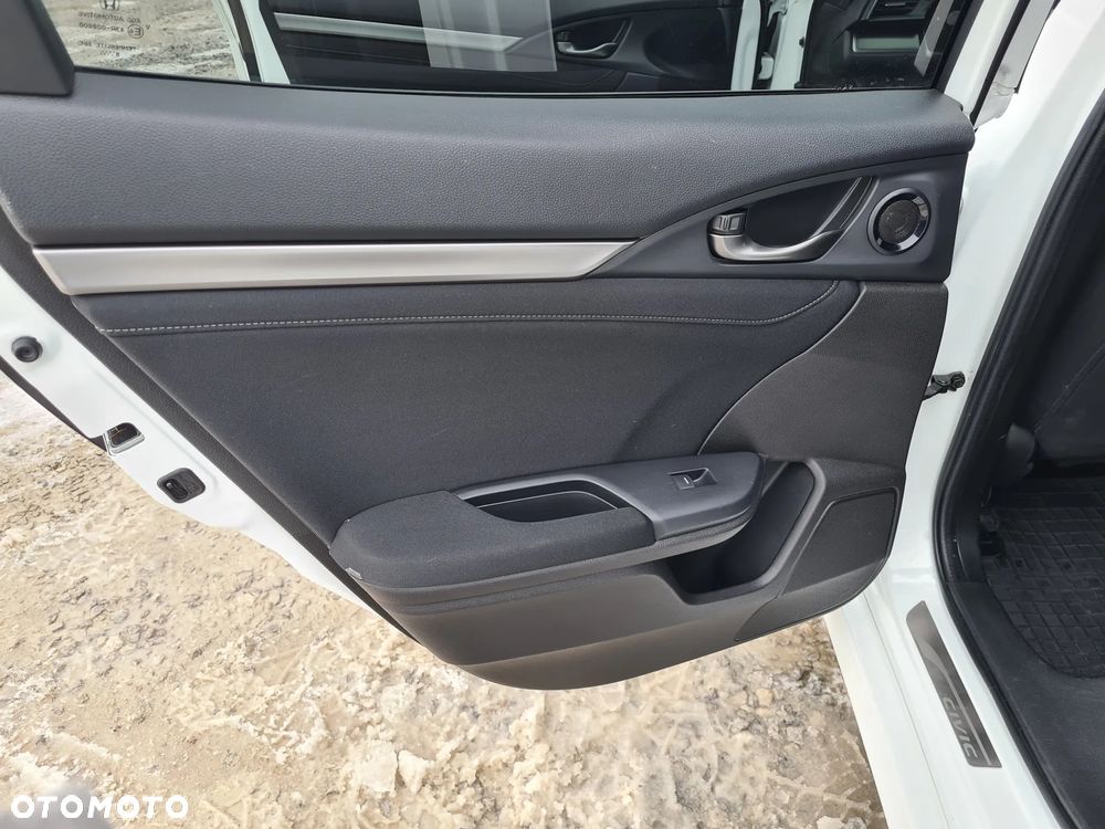 Honda Civic 1.0 T Comfort Sport Line - 29