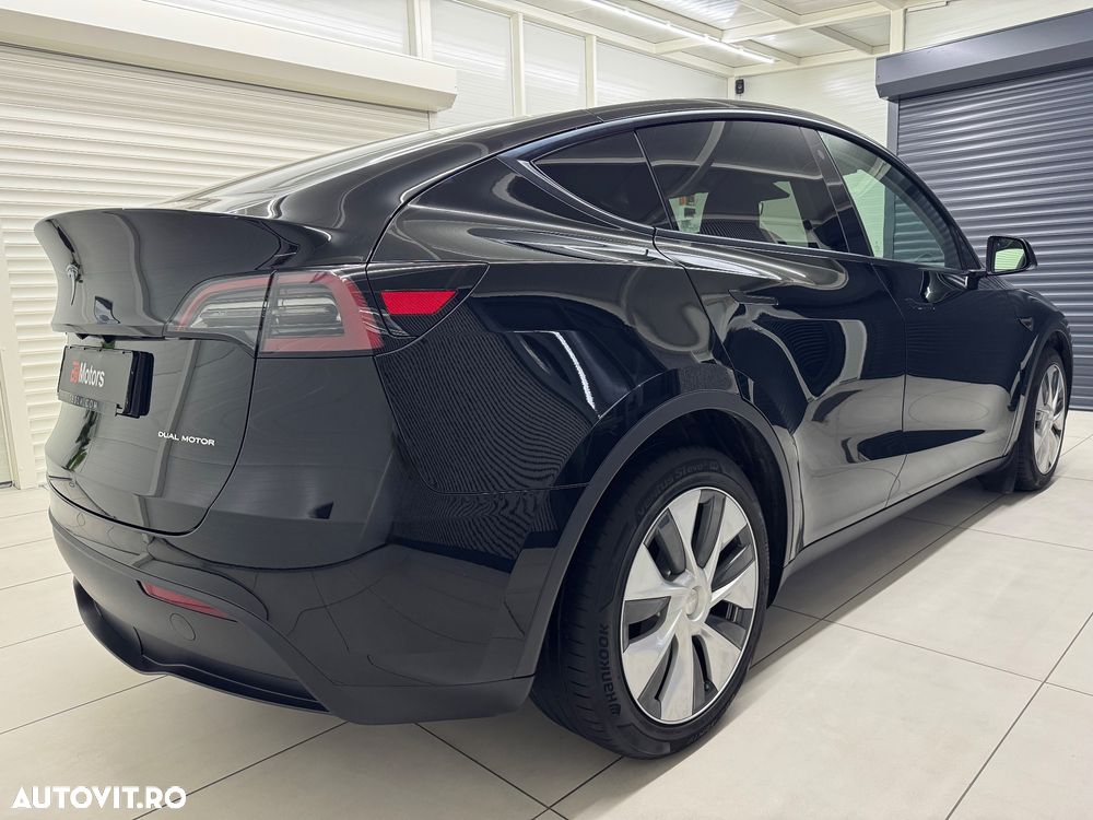 Tesla Model Y Long Range Dual Motor AWD - 4