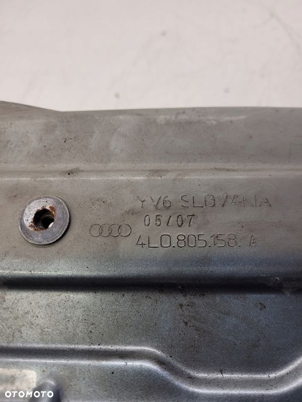 MOCOWANIE BŁOTNIKA PRAWE AUDI Q7 4L0805158A - 4