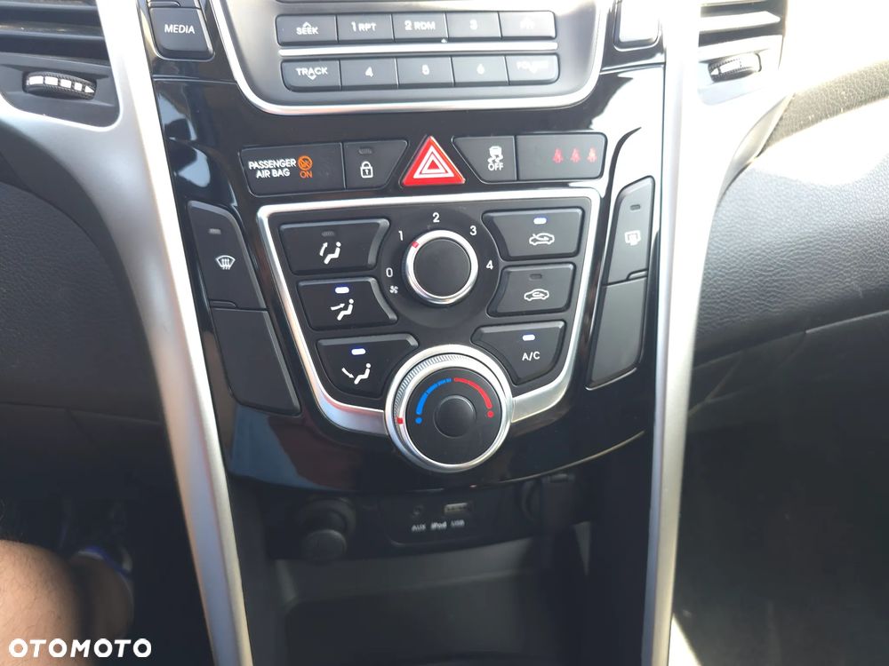 Hyundai i30 blue 1.4 Classic - 23