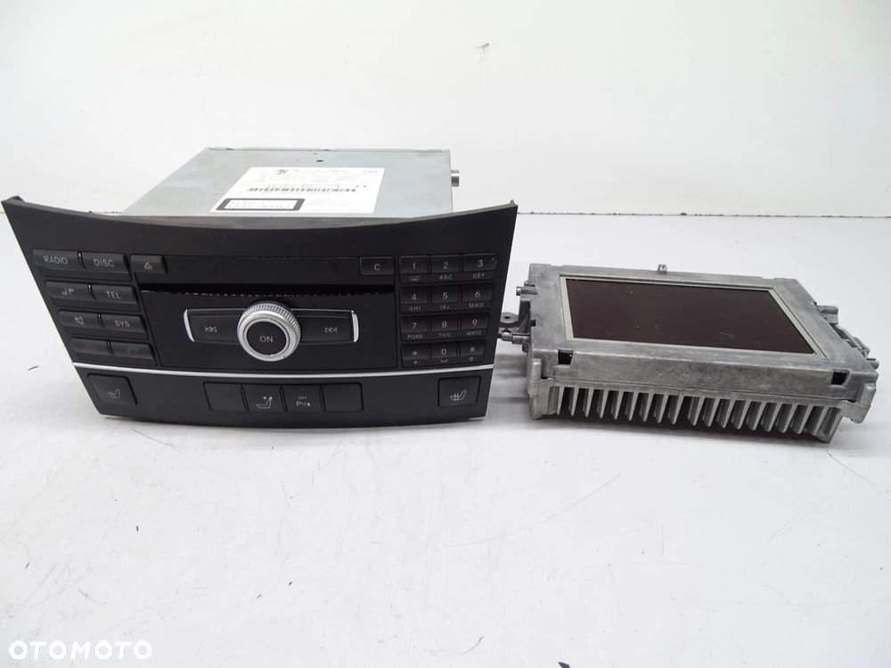 E KLASA W212 Radio monitor 2129004910 - 2