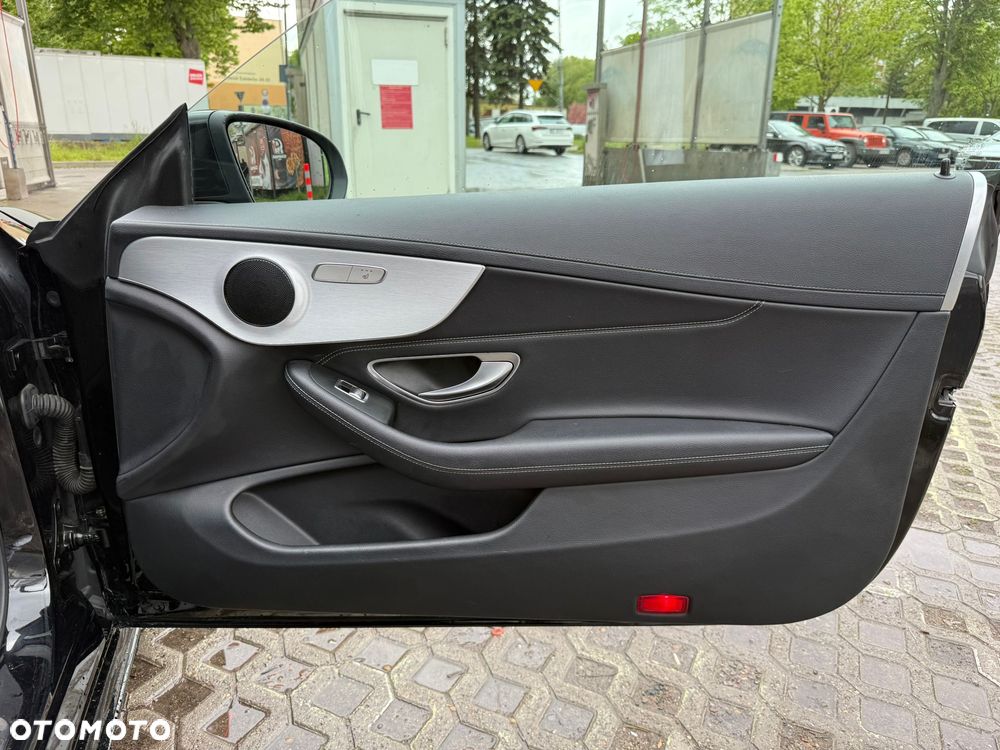 Mercedes-Benz Klasa C 200 4-Matic 9G-Tronic - 14