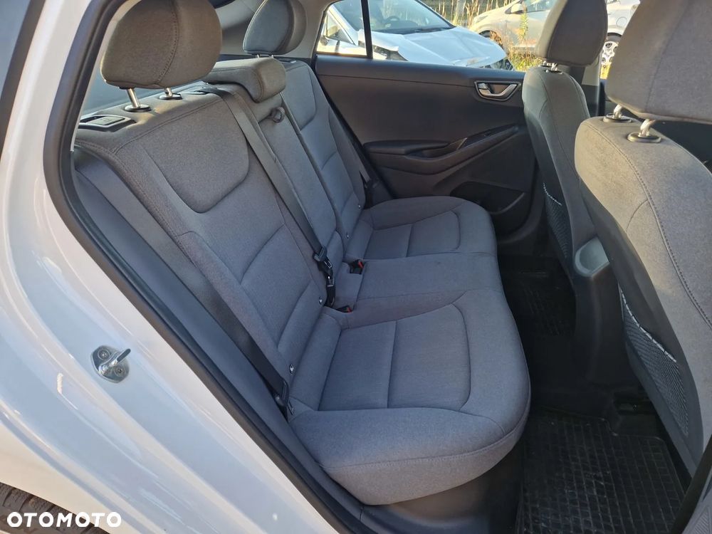 Hyundai IONIQ - 31