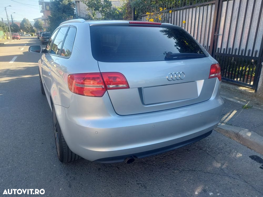 Audi A3 2.0 TDI Sportback DPF (DSG) S tronic Ambiente - 4