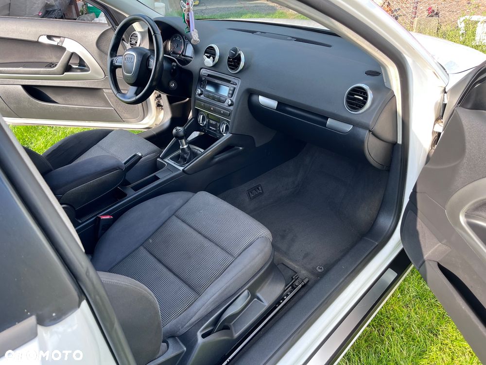 Audi A3 3-drzwiowe 2.0 TDI DPF Ambiente - 10