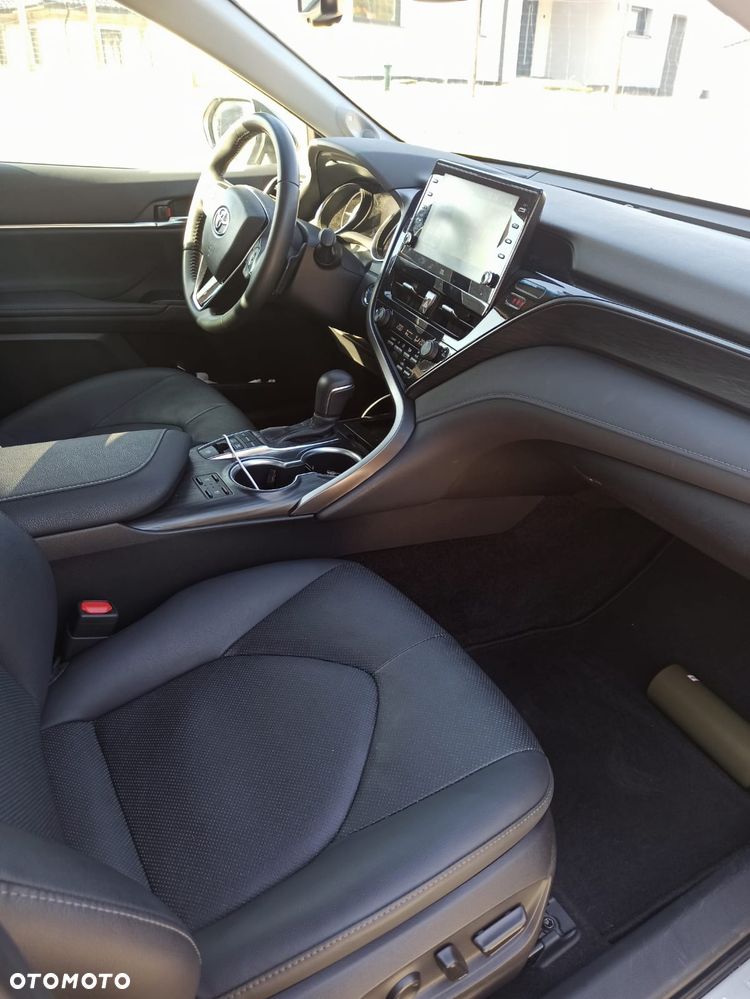 Toyota Camry 2.5 Hybrid Executive CVT - 24