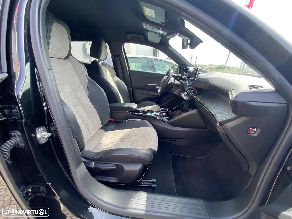 Peugeot e-2008 50 kWh GT Pack - 19