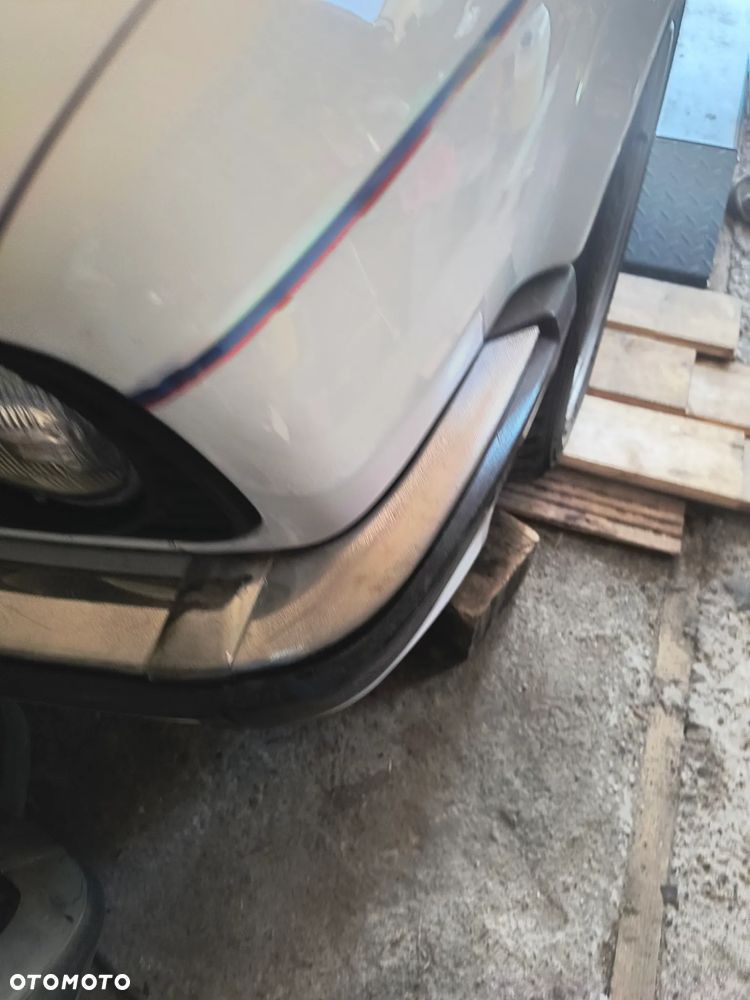 BMW Seria 3 325e - 24