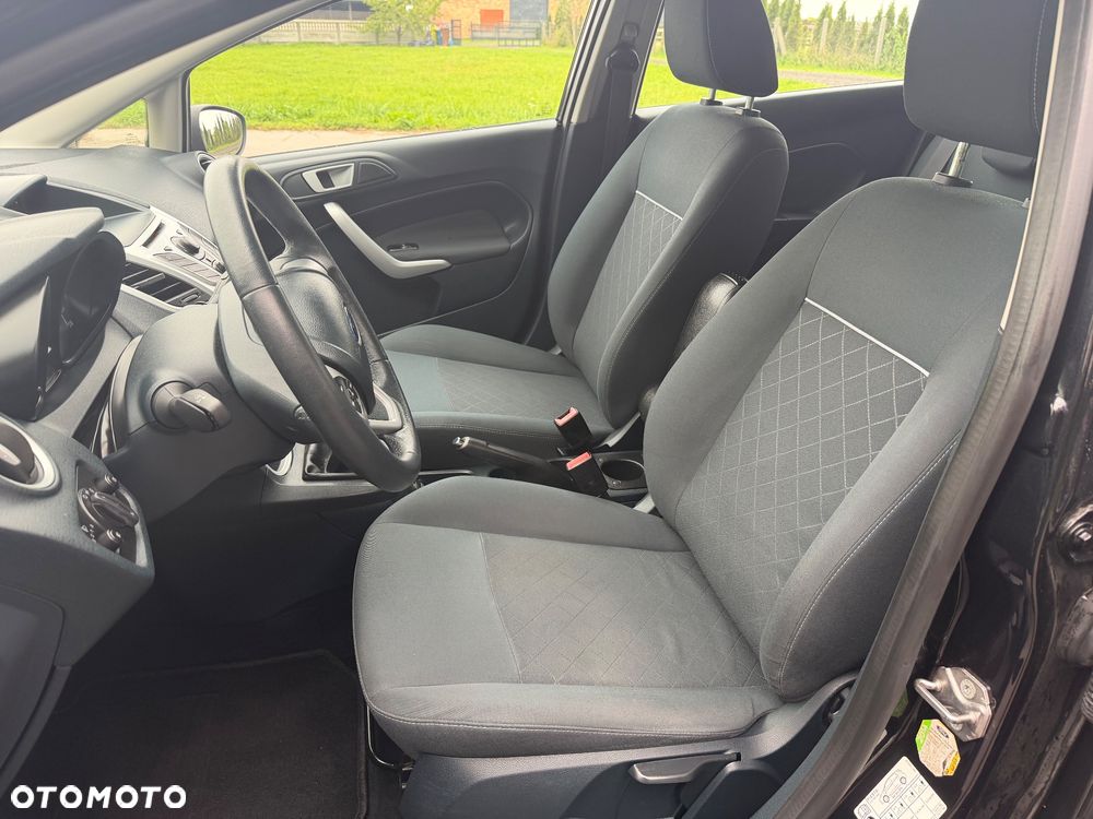 Ford Fiesta 1.25 Champions Edition - 23