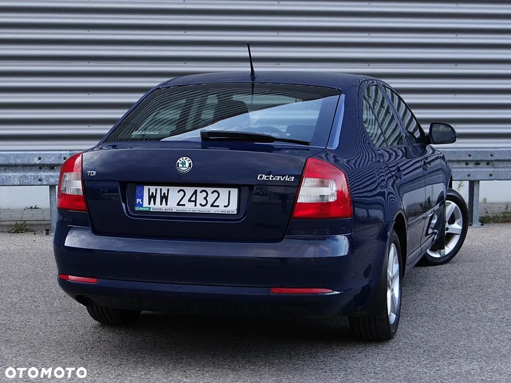 Skoda Octavia 1.6 TDI Family DSG - 16