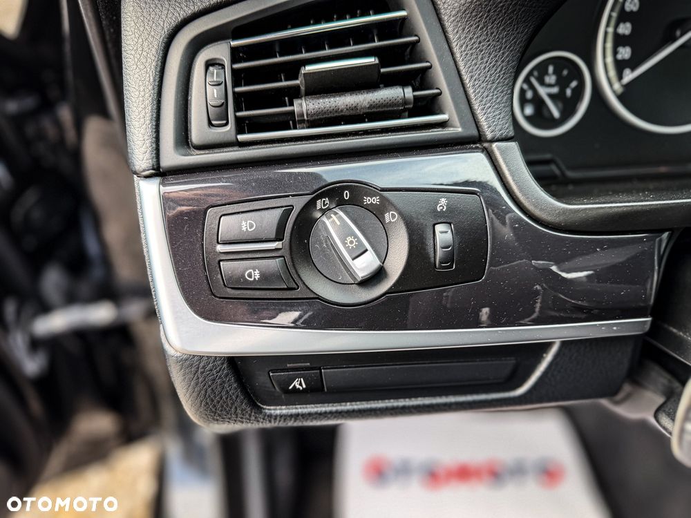 BMW Seria 5 525d Modern Line - 29