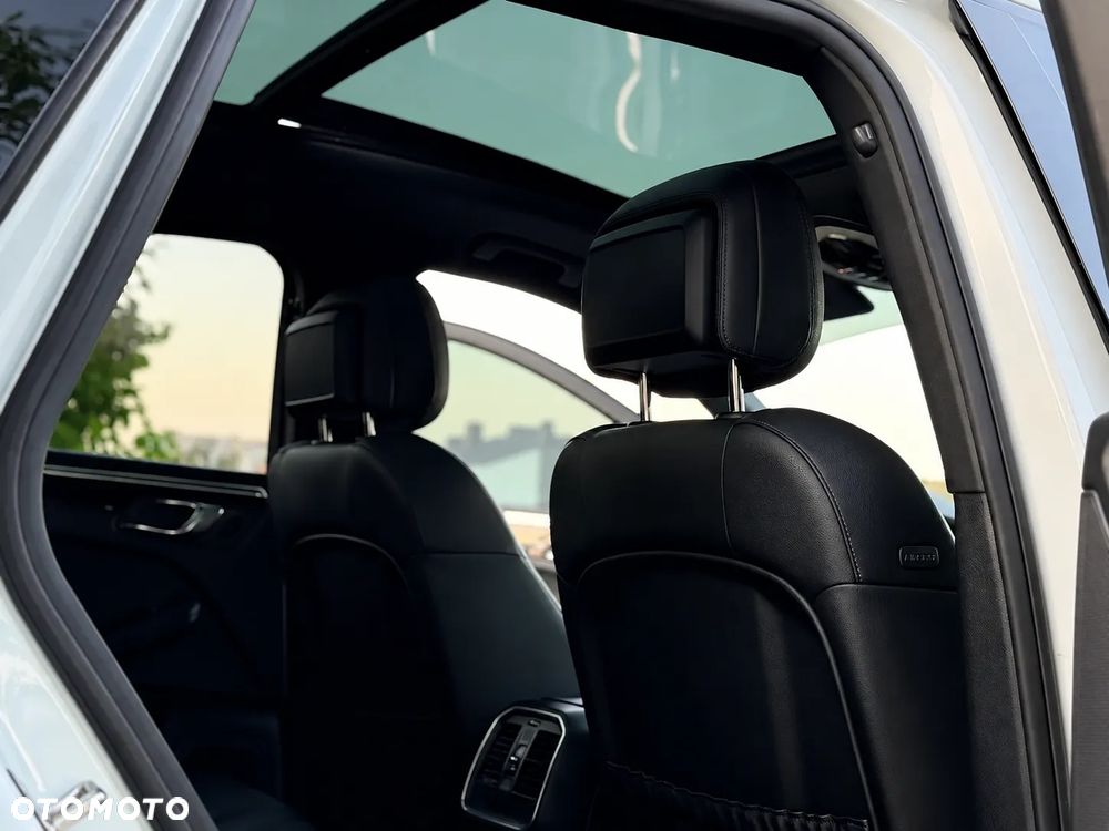 Porsche Macan - 31