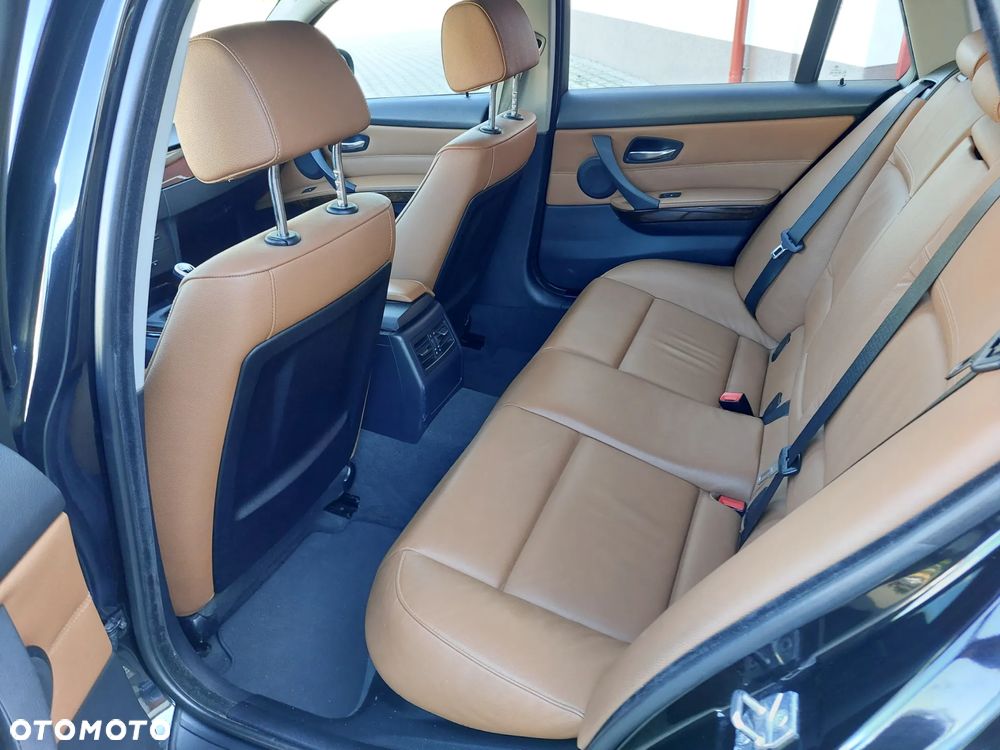 BMW Seria 3 320d - 13