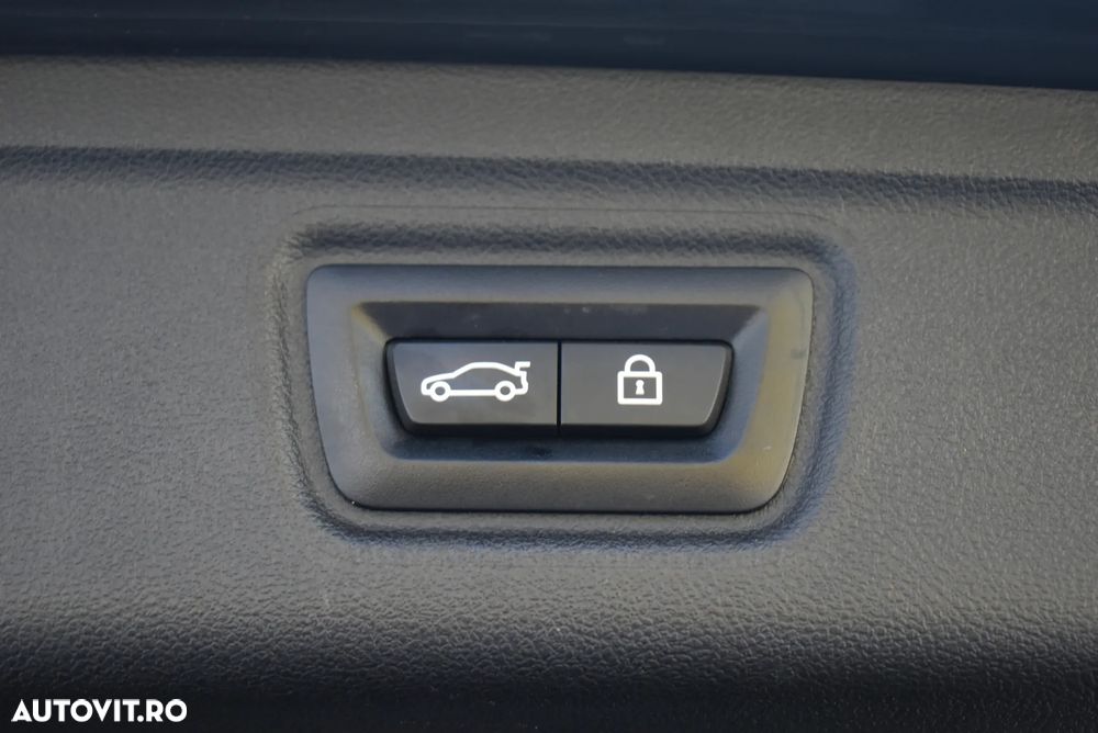 BMW Seria 3 320d Aut. Advantage - 31